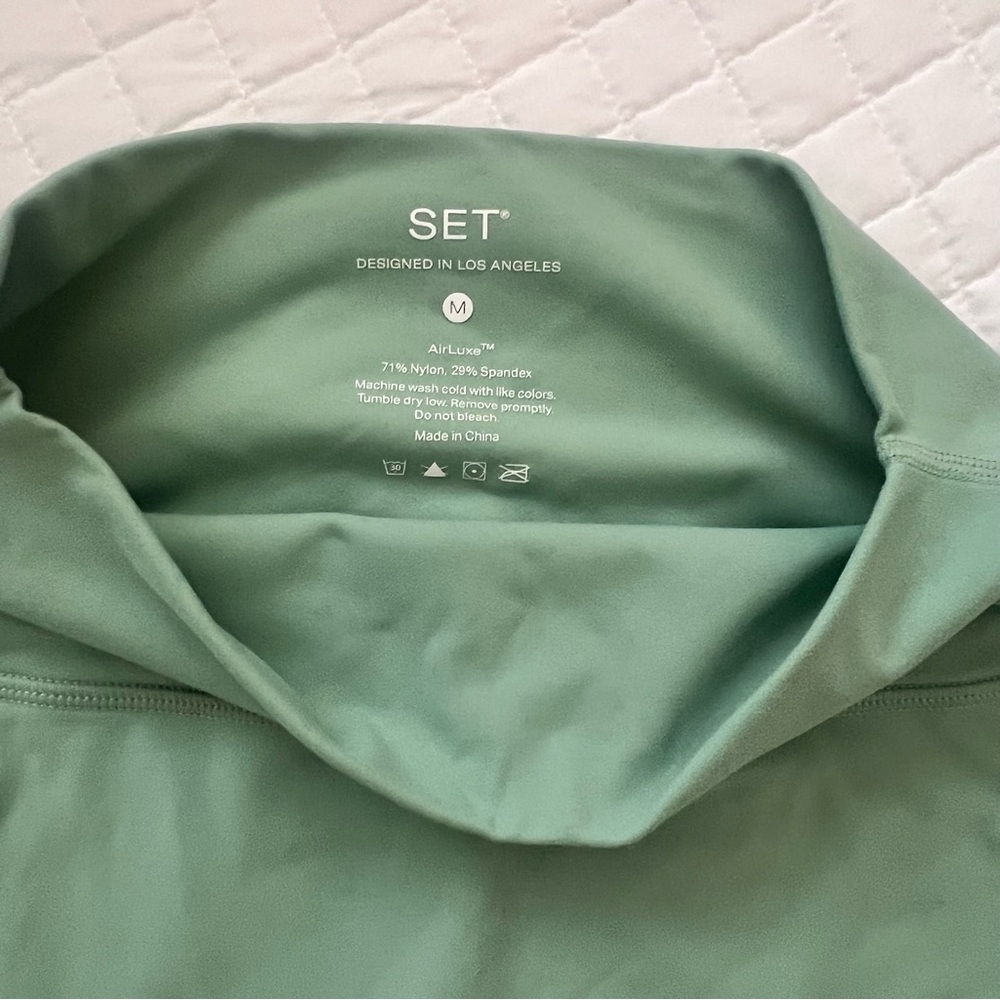 SET™ Sage Green Active Leggings - Small Top Medium Bottoms - Picture 4 of 4